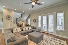 Spacious Houston Townhome about 5 Mi to Downtown!